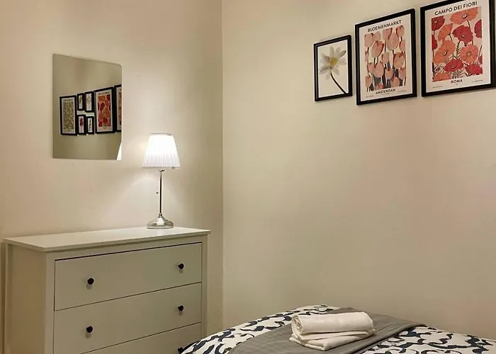 Halby Prosta 2 * Varşova